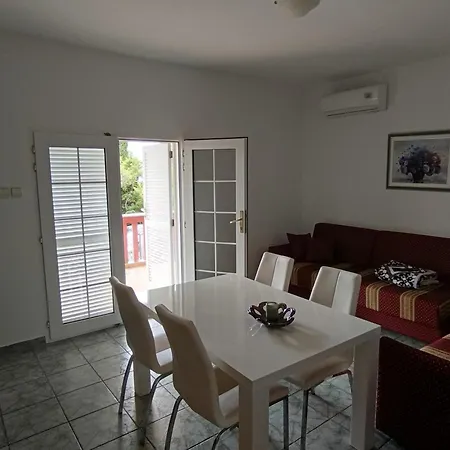 Apartments Milano Home Novi Vinodolski Exterior photo